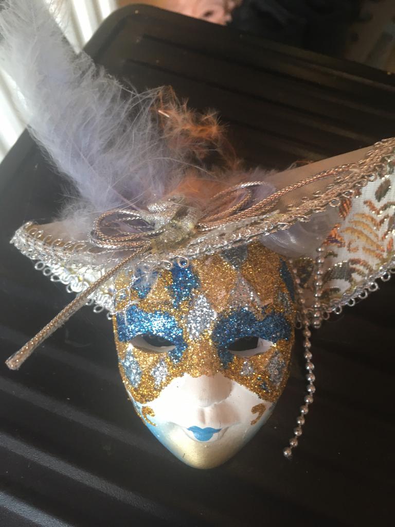 Maskers uitzoeken €2 per stuk ophalen in Ugchelen, Verzamelen, Poppetjes en Figuurtjes, Ophalen, Zo goed als nieuw