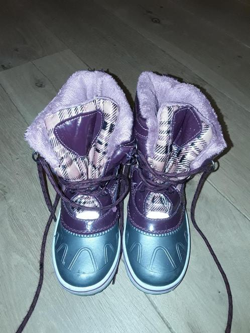 Snowboots maat 33, Kinderen en Baby's, Kinderkleding | Schoenen en Sokken, Gebruikt, Laarzen, Meisje, Ophalen of Verzenden
