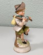 Capodimonte bisque porselein beeld beeldje meisje hiking, Ophalen of Verzenden, Zo goed als nieuw, Mens