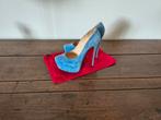 Louboutin suède high heels, Ophalen of Verzenden, Zo goed als nieuw