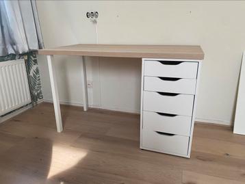 Leuk bureau Ikea beschikbaar voor biedingen