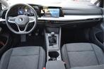 Volkswagen Golf 1.0 TSI Life Adaptive cruise, Camera, Carpla, Voorwielaandrijving, Gebruikt, Euro 6, Zwart