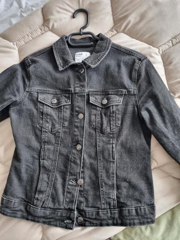 Spijkerjas van de Bershka, maat M, zwart beschikbaar voor biedingen