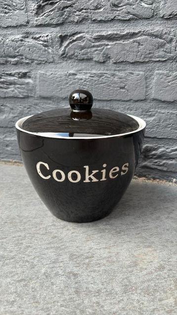 Cookies pot servies beschikbaar voor biedingen