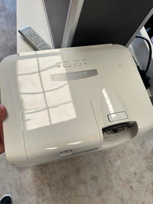 Mitsubishi projector, Audio, Tv en Foto, Beamers, Zo goed als nieuw, Ophalen of Verzenden