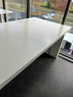 Wit bureau  stevig en degelijk, Huis en Inrichting, Bureaus, Ophalen, Zo goed als nieuw