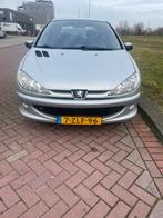 Peugeot 206 1.4 16V 3D 2004 Grijs, Auto's, Peugeot, Voorwielaandrijving, 1360 cc, 4 cilinders, Bedrijf