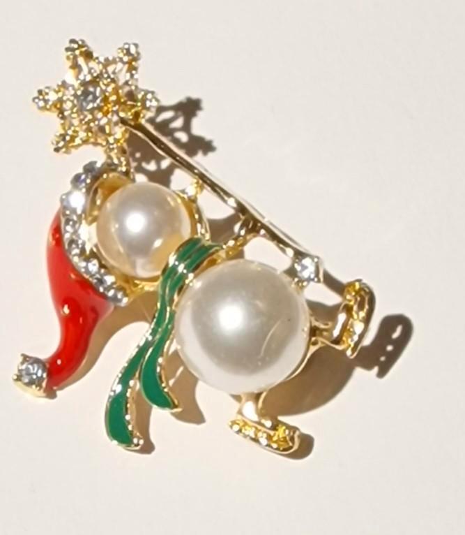 Kerst Broche Sneeuwpop met Parel en Strass, Sieraden, Tassen en Uiterlijk, Broches, Nieuw, Overige materialen, Goud, 4 tot 7 cm
