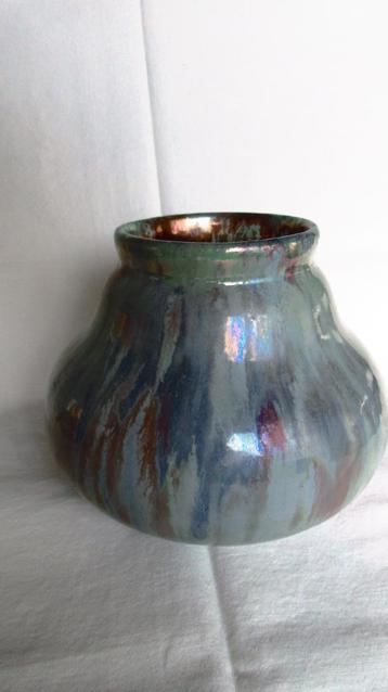 De Porceleyne Fles,fraaie vaas in Reflet Metallique glazuur  beschikbaar voor biedingen