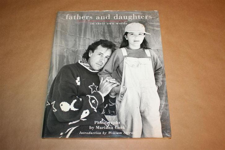 Fathers and Daughters: In Their Own Words, Boeken, Kunst en Cultuur | Fotografie en Design, Gelezen, Fotografen, Ophalen of Verzenden