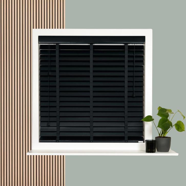 Veneta houten jaloezie 50mm, Huis en Inrichting, Stoffering | Gordijnen en Lamellen, Gebruikt, 100 tot 150 cm, 100 tot 150 cm