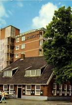 Emmen - Moderne Hoofdstraat met Oude Boerderij - 1980 gelope, Ophalen of Verzenden, Voor 1920, Gelopen, Drenthe