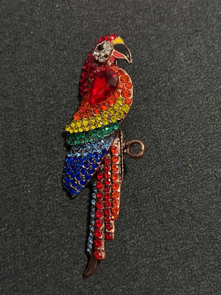 Kleurrijke Papegaai Broche met Strass, Sieraden, Tassen en Uiterlijk, Broches, Zo goed als nieuw, Overige materialen, Overige kleuren
