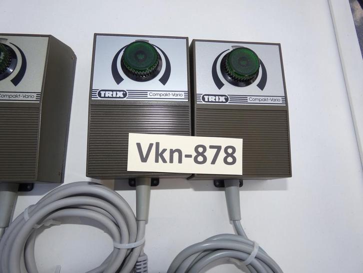 Vk-878 N Spoor Compact Vario Trafo’s 5550 , 13  VA Trix, Hobby en Vrije tijd, Modeltreinen | N-Spoor, Zo goed als nieuw, Transformator of Voeding