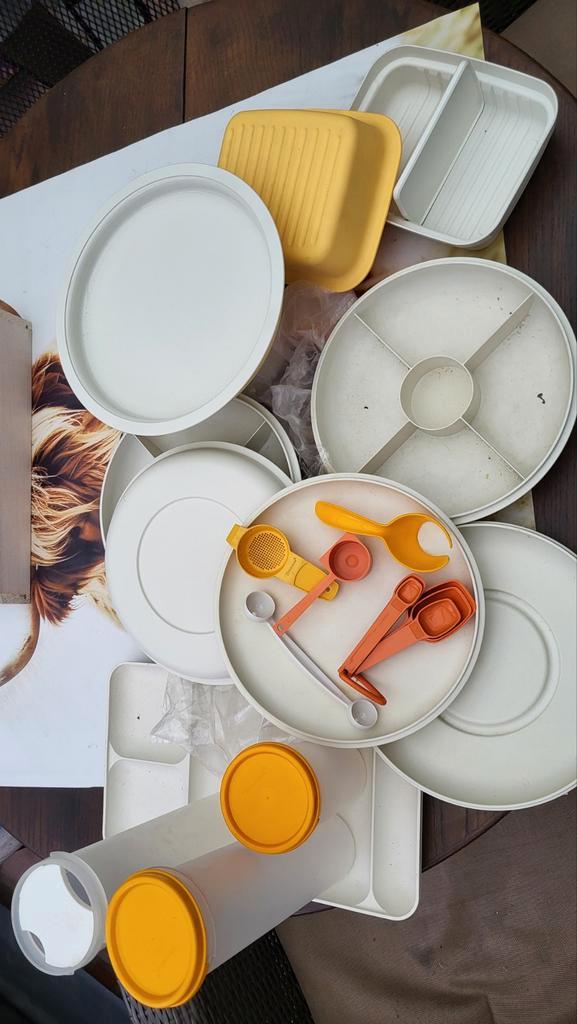 Vintage Tupperware Collectie, Huis en Inrichting, Keuken | Tupperware, Gebruikt, Overige typen, Geel, Wit, Oranje, Ophalen of Verzenden