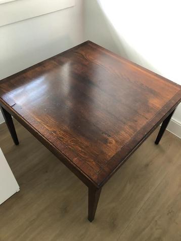 Noten houten salon/ bijzet tafel