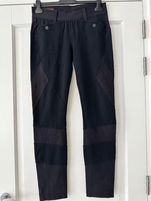 HIGH USE zwarte broek, maat D40, Kleding | Dames, Broeken en Pantalons, Zo goed als nieuw, Zwart, Ophalen of Verzenden