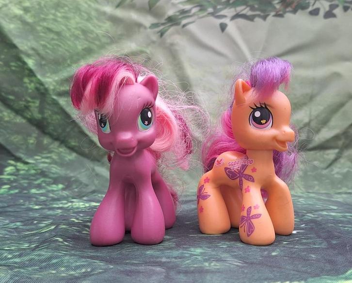 2 middelgrote My Little Pony figuren (ca. 12 cm), Kinderen en Baby's, Speelgoed | My Little Pony, Gebruikt, Ophalen of Verzenden
