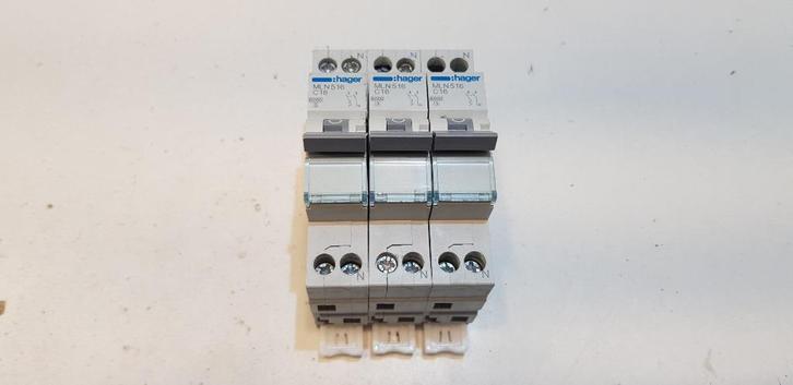 Hager Installatie Automaat MLN516 C16 230V 2P 6kA (3x), Hobby en Vrije tijd, Elektronica-componenten, Gebruikt, Ophalen of Verzenden