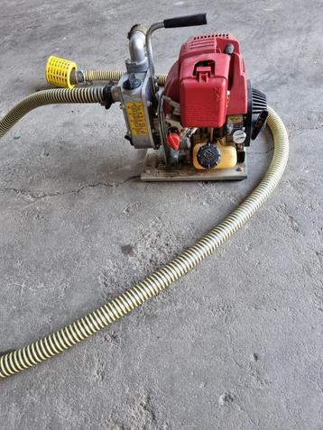 Honda waterpomp 4 takt beschikbaar voor biedingen