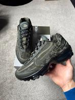 Nike air max 95 x Worksout ‘sequoia-black’ maat 46, Kleding | Heren, Schoenen, Overige kleuren, Nike, Nieuw, Ophalen of Verzenden