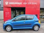 Toyota Aygo 1.0 VVT-i Now 9230 NAP kilometers! UNIEK!, Voorwielaandrijving, Stof, Gebruikt, Origineel Nederlands