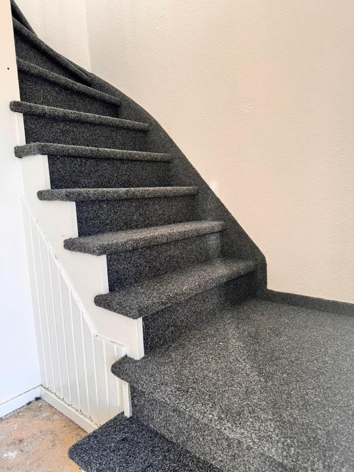 Trapstoffering Projecttapijt, Huis en Inrichting, Stoffering | Vloerbedekking, Zo goed als nieuw, Tapijt, minder dan 10 m², Ophalen