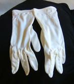 Vintage Bruidshandschoenen Nylon jaren 60, Ophalen of Verzenden, Zo goed als nieuw, Vintage, Maat 36 (S)
