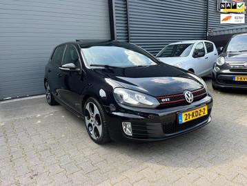 Volkswagen Golf 2.0 GTI 211 PK AUTOMAAT/STOELVERWARMING beschikbaar voor biedingen