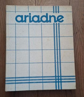 Ingebonden tijdschriften Ariadne 1982 beschikbaar voor biedingen