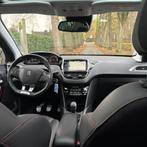 Peugeot 208 1.2 PureTech GT-line PANO/CARPLAY/NAVI/LEER/VOL!, Auto's, Voorwielaandrijving, Gebruikt, Leder en Stof, 23 km/l