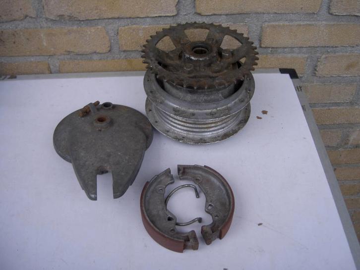 kleine achternaaf met de platen etc, Fietsen en Brommers, Brommeronderdelen | Zundapp, Nieuw, Overige typen, Ophalen of Verzenden