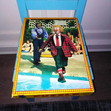 Bassie en Adriaan puzzel - Bassie loopt zwembad in beschikbaar voor biedingen