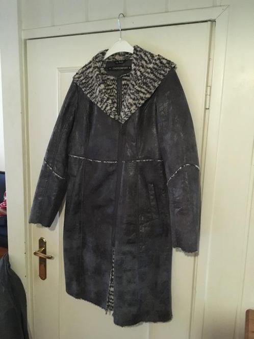 Grijze nep suede jas tijgerprint voering van Easy Comfort, M, Kleding | Dames, Jassen | Winter, Zo goed als nieuw, Maat 38/40 (M)
