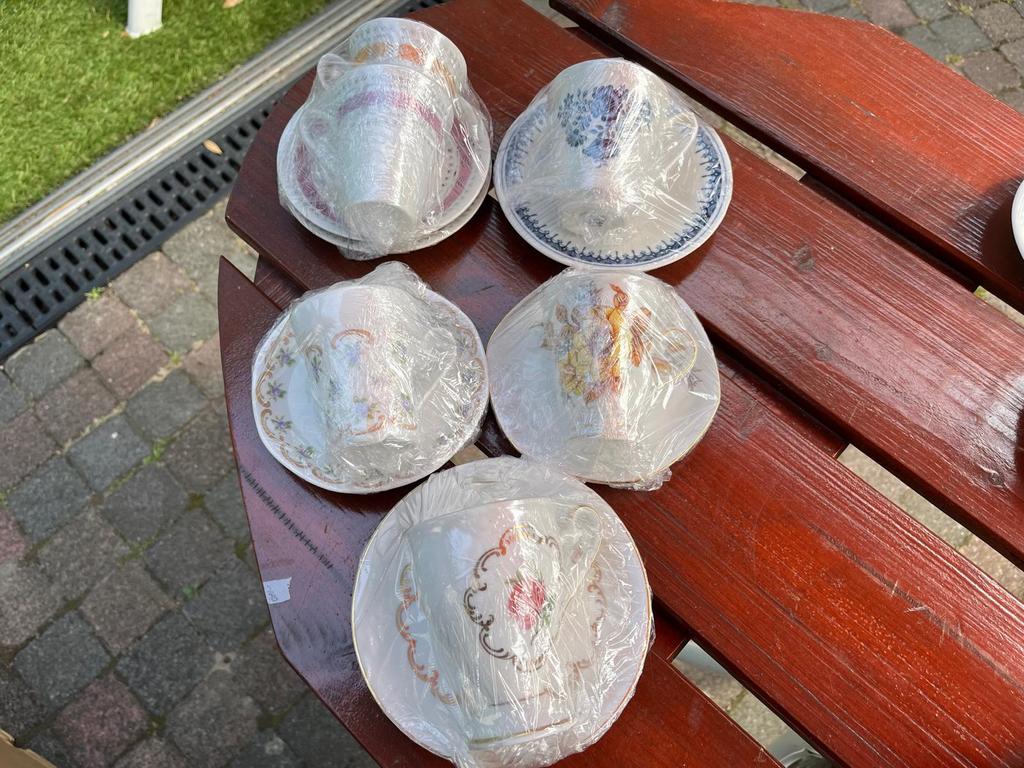 Kop en schotel., Huis en Inrichting, Keuken | Servies, Ophalen of Verzenden, Porselein, Overige stijlen, Kop(pen) en/of Schotel(s)