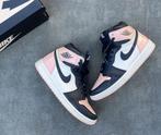 Jordan 1 high “atmosphere” (bubblegum), Kleding | Dames, Schoenen, Jordan, Ophalen of Verzenden, Roze, Zo goed als nieuw