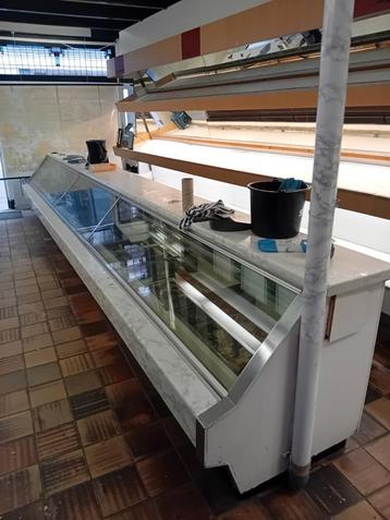 Koelvitrine goed werkend en compleet. beschikbaar voor biedingen