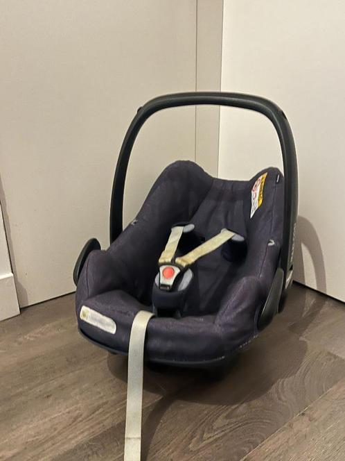 Maxi-Cosi Pebble Plus autostoeltje – Donkerblauw, Kinderen en Baby's, Autostoeltjes, Gebruikt, Maxi-Cosi, 0 t/m 13 kg, Autogordel of Isofix