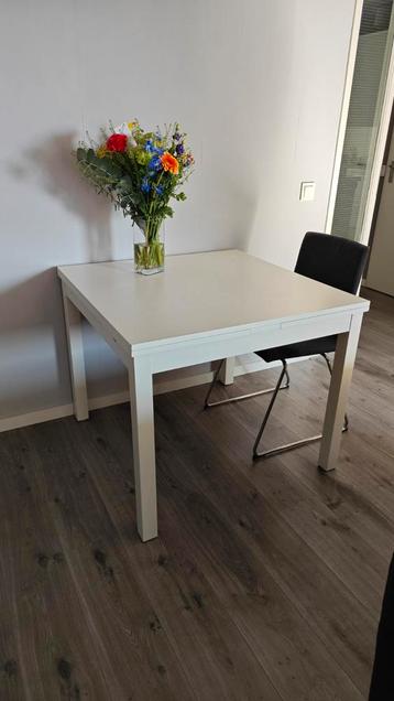Tafel van  90x90x64cm (90x168x72cm)