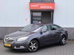 Opel Insignia 1.6 T Edition panodak LEER navi, Auto's, Opel, Euro 5, Gebruikt, 4 cilinders, Handgeschakeld