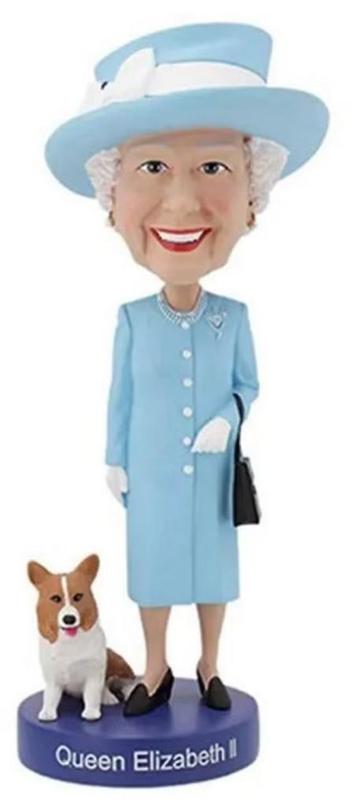 Mooi gedetailleerd beeldje van Queen Elizabeth met Corgi  beschikbaar voor biedingen