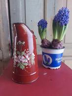 Antiek emaille kannetje met dik opgelegde bloemen ., Ophalen of Verzenden