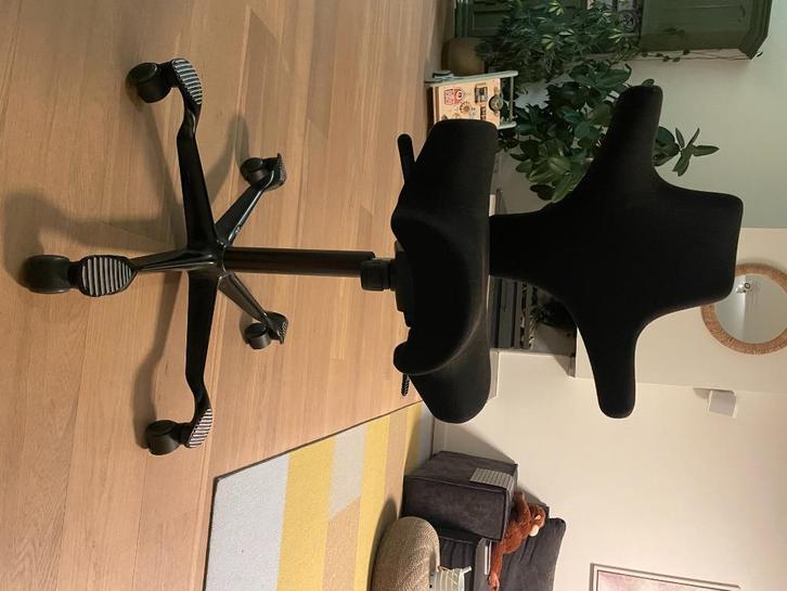 HÅG Capisco 8106 office chair – adjustable, as new, Huis en Inrichting, Bureaustoelen, Zo goed als nieuw, Bureaustoel, Zwart, Ophalen