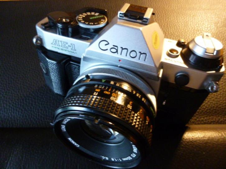 Canon AE-1 Program camera / Canon 50mm 1.8 S.C. objectief., Audio, Tv en Foto, Fotocamera's Analoog, Zo goed als nieuw, Spiegelreflex