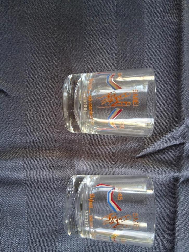 Herdenkingsglaasjes 5 Mei - Bevrijding 1945 - 1970, Huis en Inrichting, Woonaccessoires | Schalen en Manden, Gebruikt, Rond, Glas