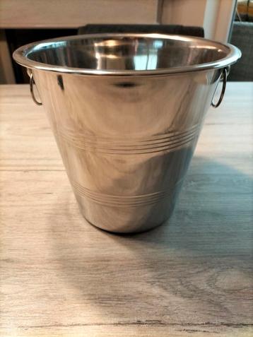 Wijn/champagne koeler beschikbaar voor biedingen