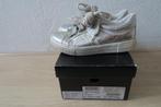 Keq zilver leren sneakers maat 34, Gebruikt, Meisje, Schoenen, Ophalen of Verzenden