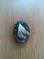 Broche met parelmoer, Sieraden, Tassen en Uiterlijk, Broches, Ophalen of Verzenden, Zo goed als nieuw, Goud, Overige materialen