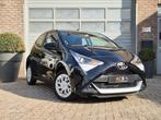 Toyota Aygo 1.0 VVT-i x-play limited Navigatie, Bluetooth, C, Voorwielaandrijving, Stof, Gebruikt, 4 stoelen