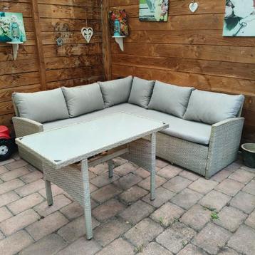 Wicker Tuinset Hoekbank & Tafel - Zo Goed Als Nieuw beschikbaar voor biedingen